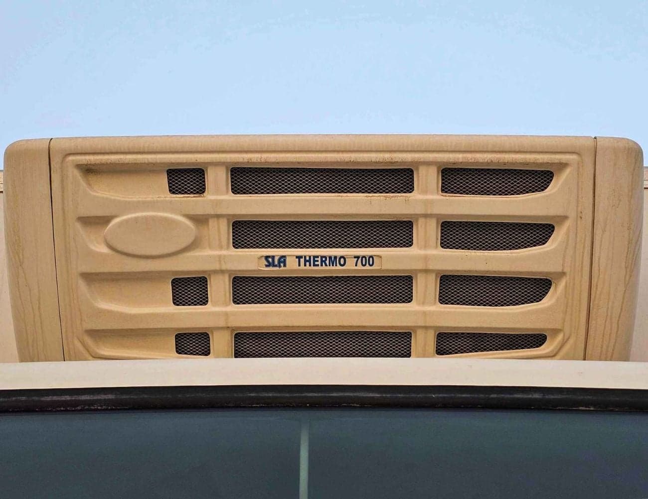 2022 Mitsubishi Fuso Canter thumbnail 9