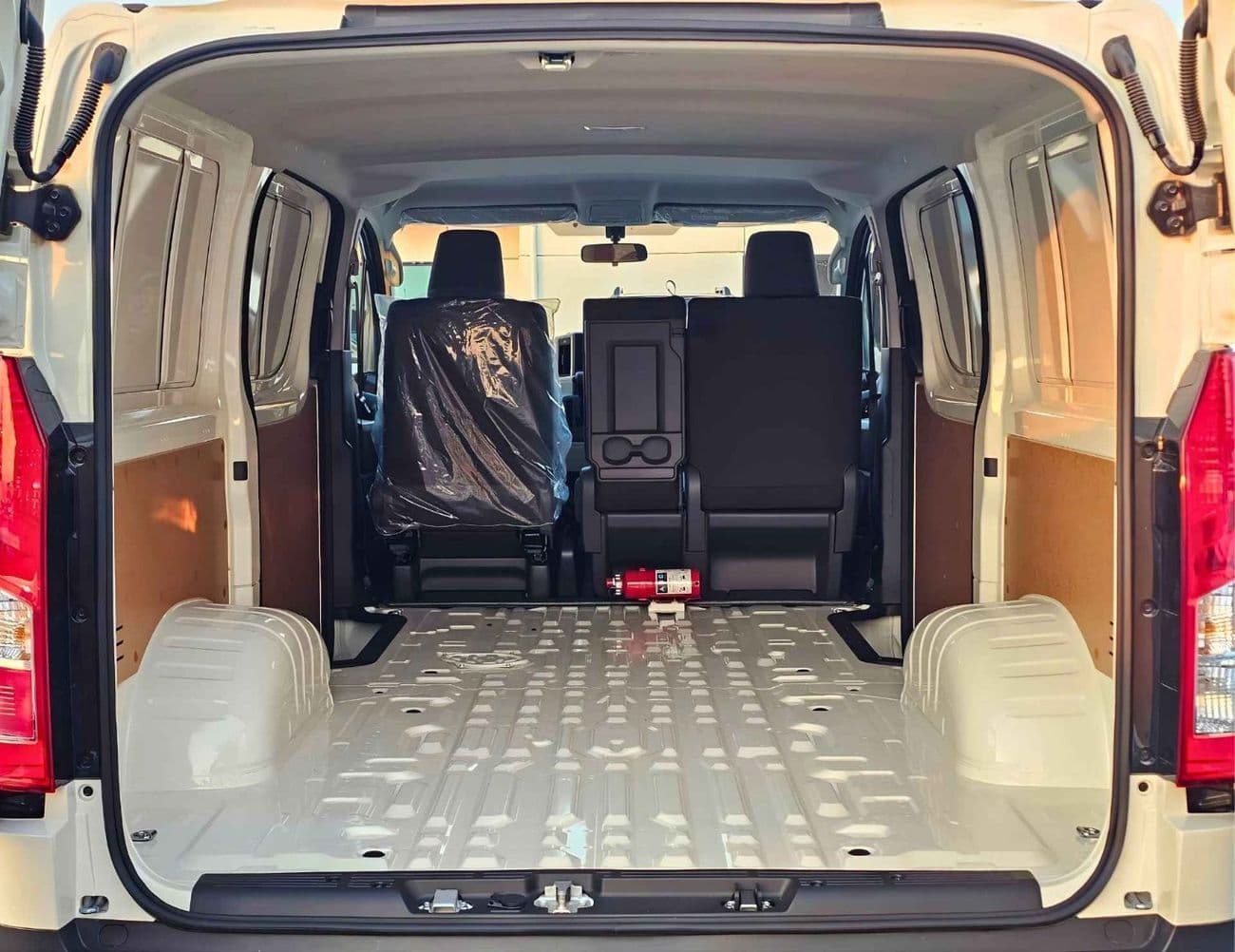 2026 Toyota Hiace GL thumbnail 6