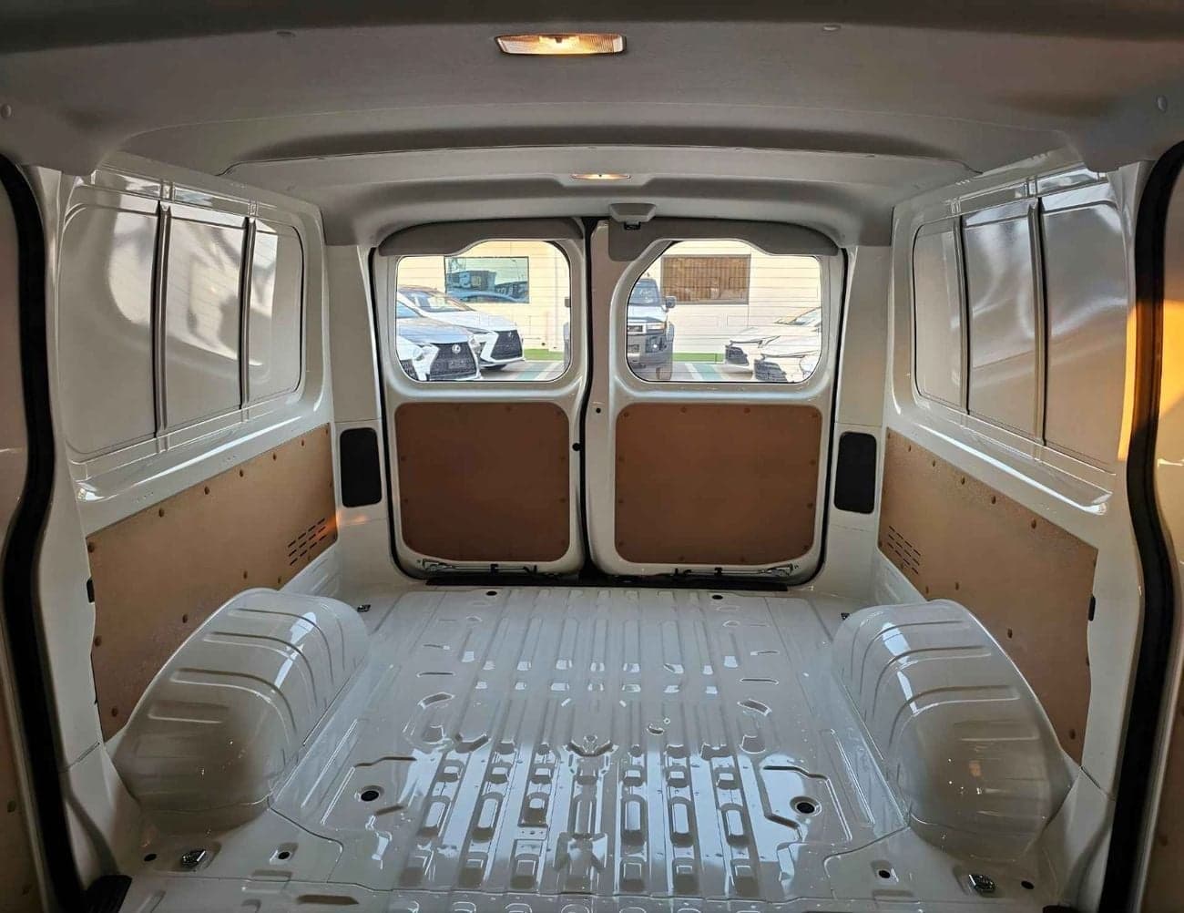 2026 Toyota Hiace GL thumbnail 7