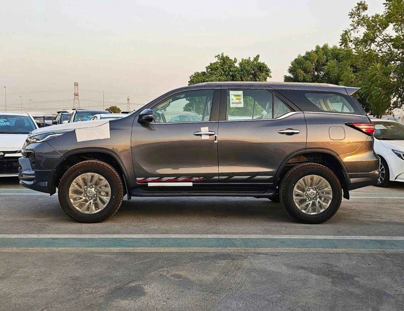 2026 Toyota Fortuner VXR thumbnail 4