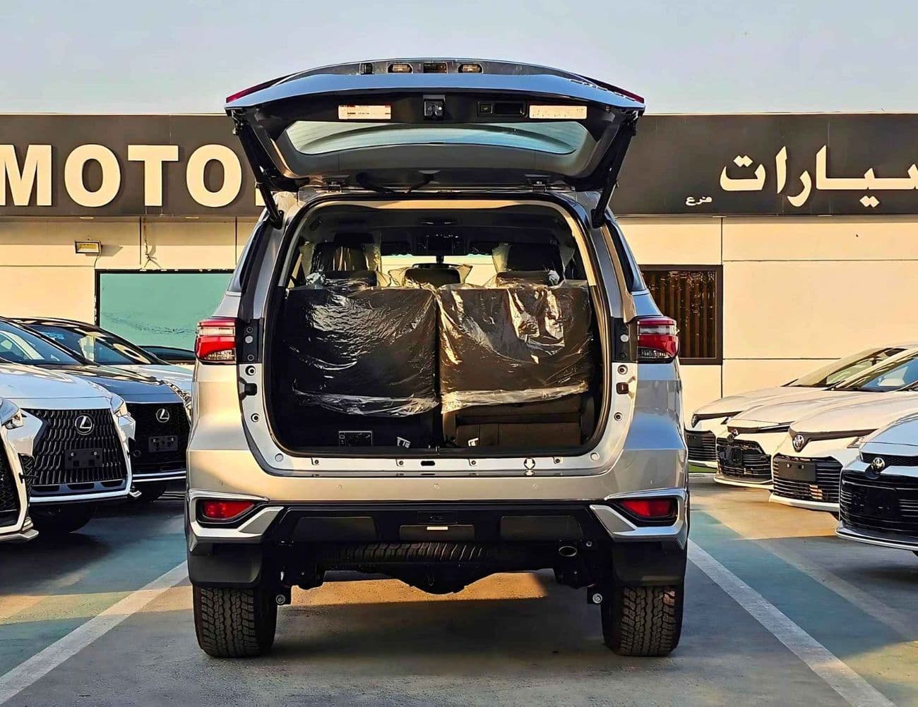 2025 Toyota Fortuner VXR thumbnail 6