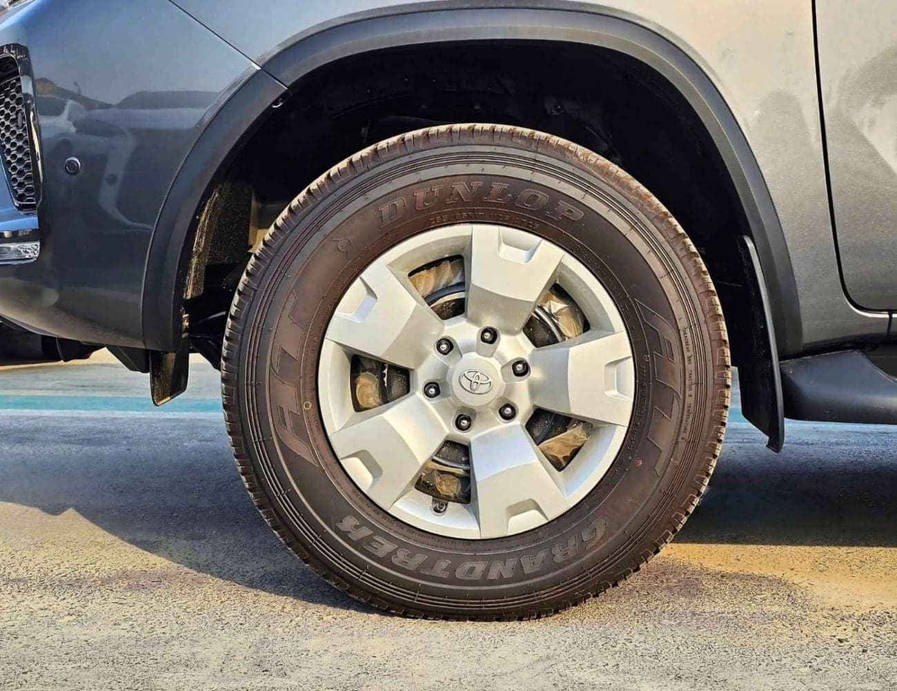 2026 Toyota Fortuner EXR thumbnail 9