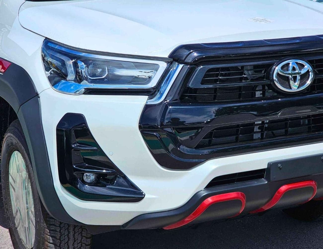 2026 Toyota Hilux SR5 TRD 4.0L PETROL thumbnail 10