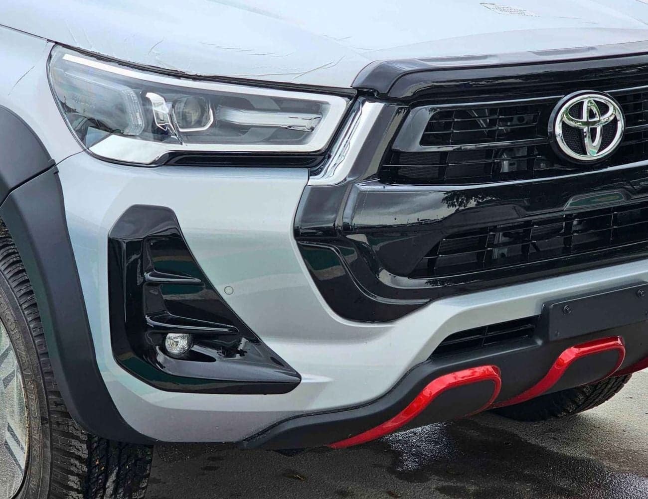 2026 Toyota Hilux SR5 TRD 4.0L PETROL thumbnail 9