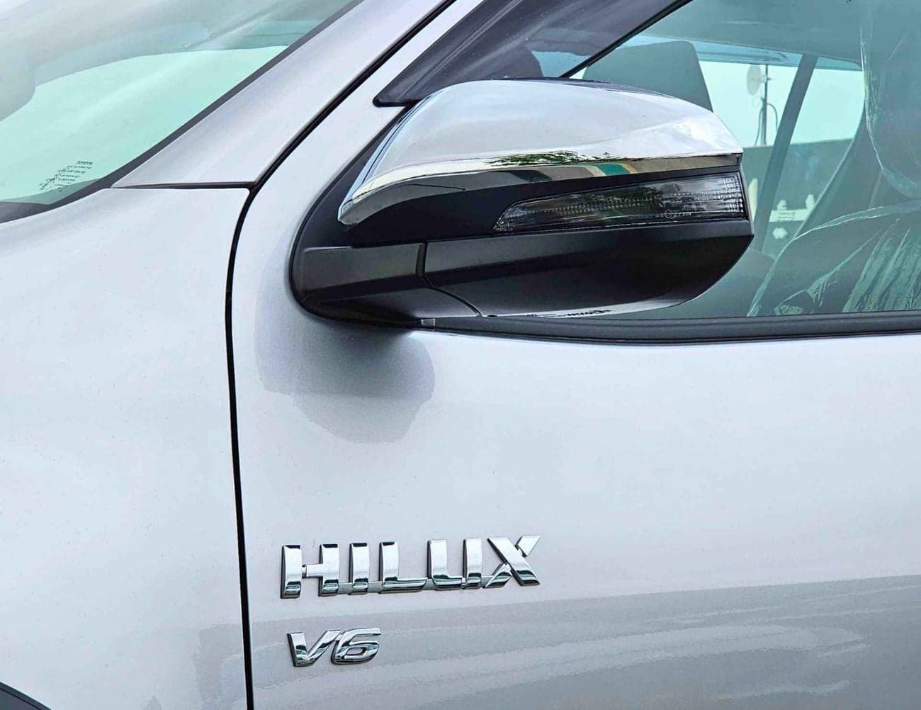 2026 Toyota Hilux SR5 TRD 4.0L PETROL thumbnail 10