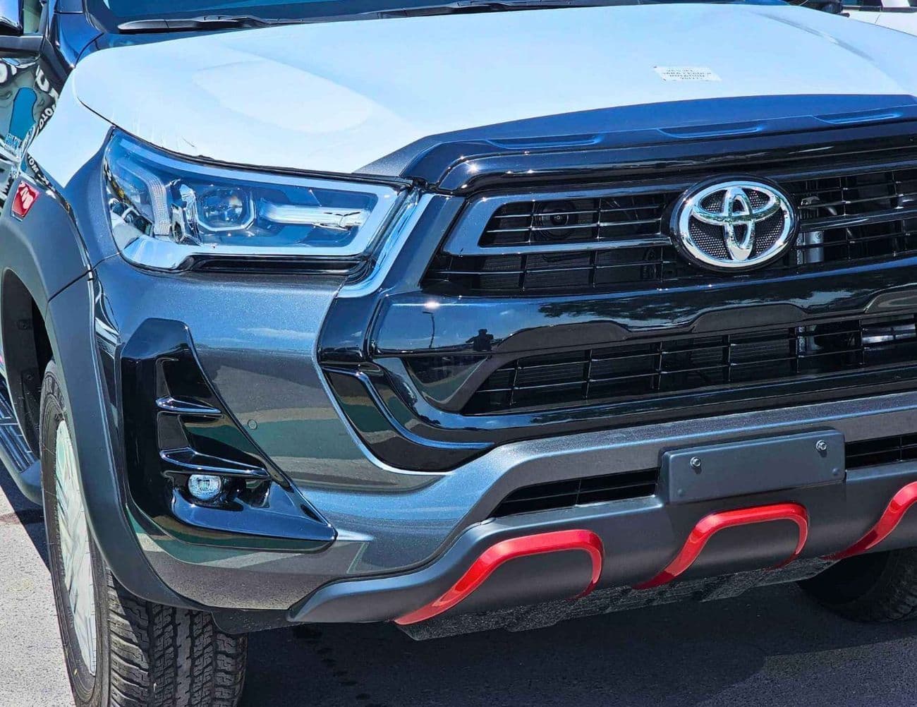 2026 Toyota Hilux SR5 TRD 4.0L PETROL thumbnail 9