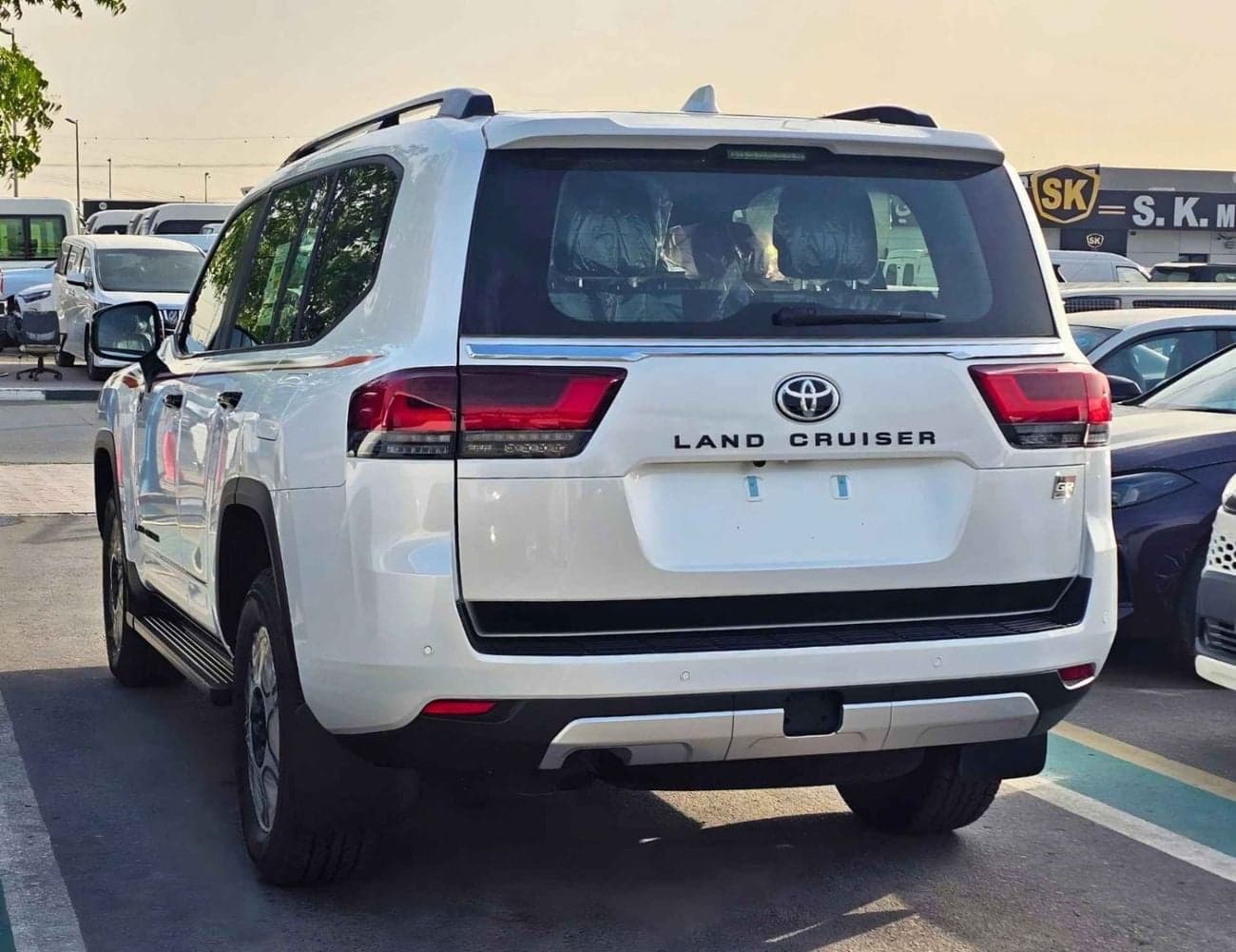 2025 Toyota Land Cruiser GR SPORT thumbnail 6