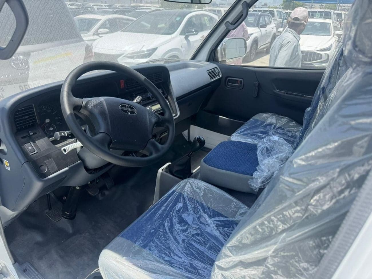 2026 Jincheng Hiace MINIBUS 2.2L PETROL MANUAL thumbnail 6