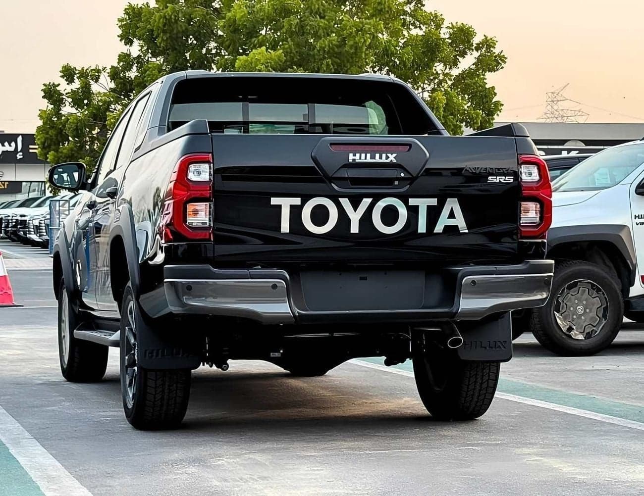 2026 Toyota Hilux ADVENTURE thumbnail 3