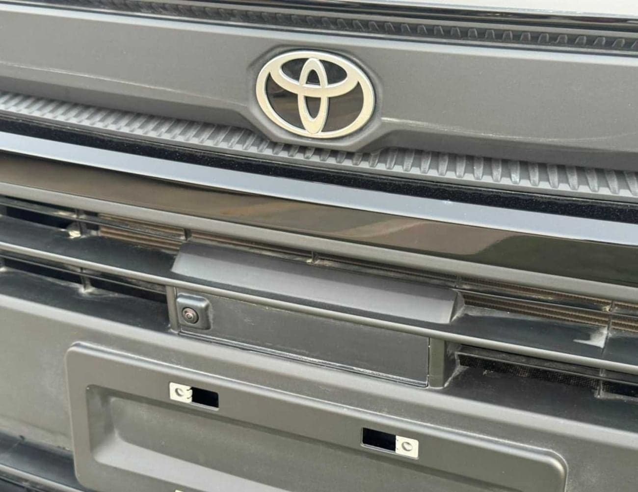 2026 Toyota RAV4 LUXURY HEV thumbnail 7