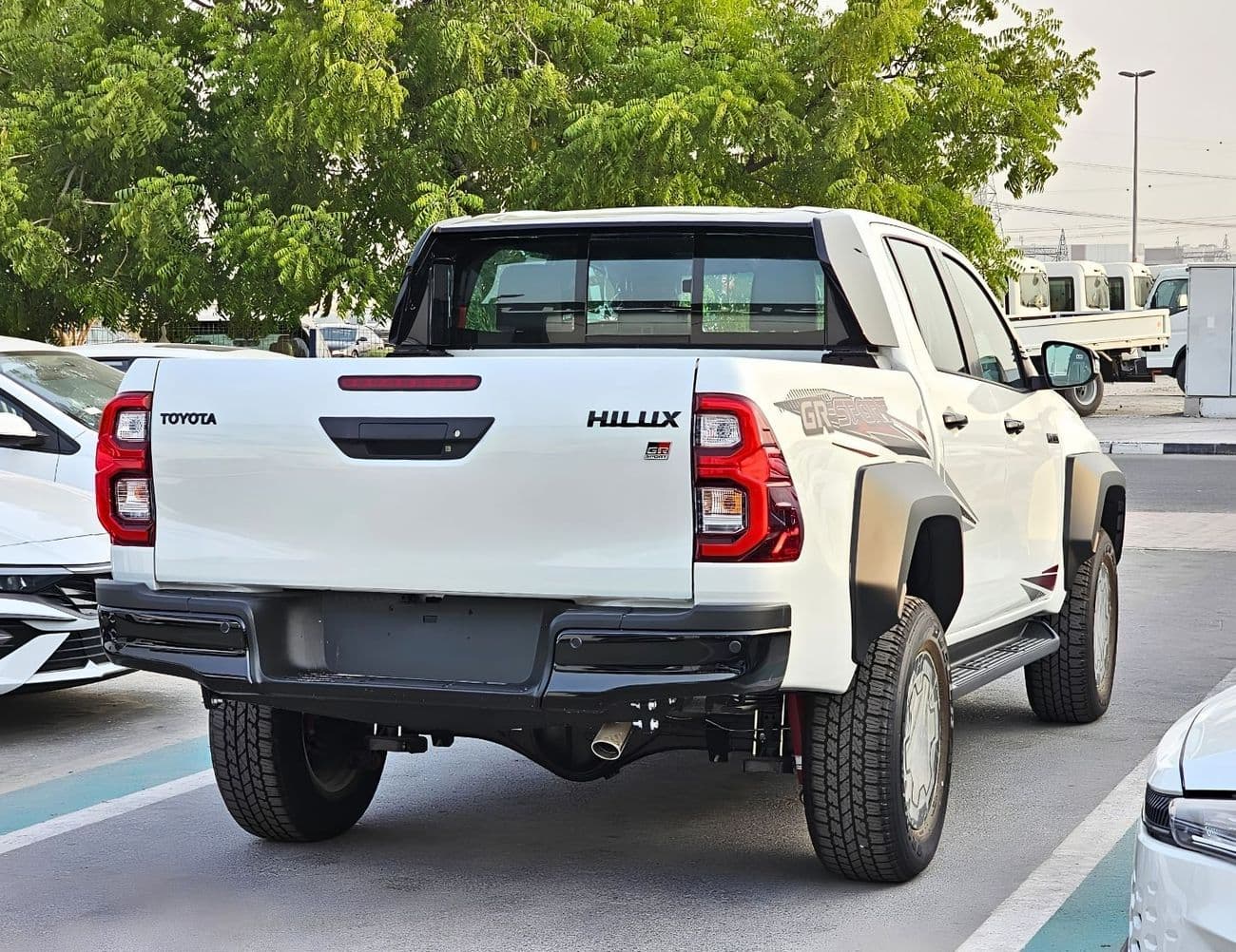2026 Toyota Hilux GR SPORT thumbnail 5