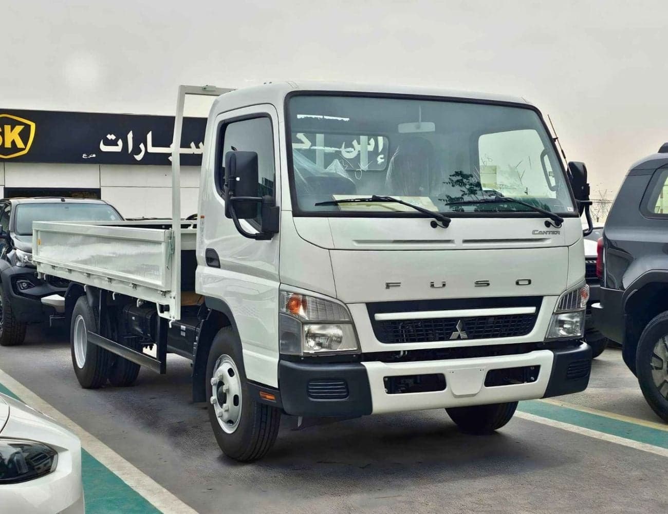 2026 Mitsubishi Fuso Canter CARGO 4.4L DIESEL thumbnail 3