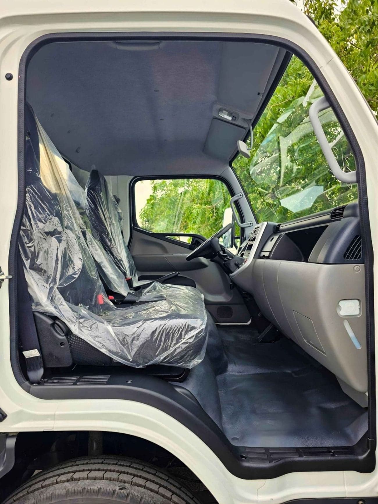 2026 Mitsubishi Fuso Canter CARGO 4.4L DIESEL thumbnail 10