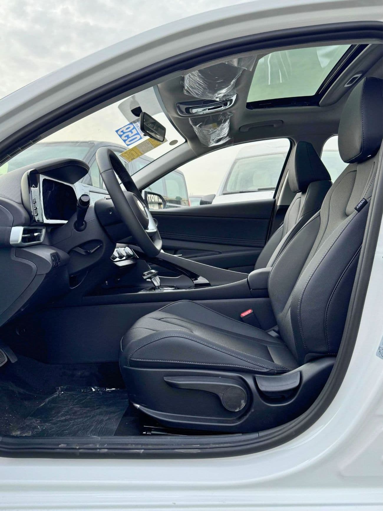 2025 Hyundai Elantra SMART thumbnail 8