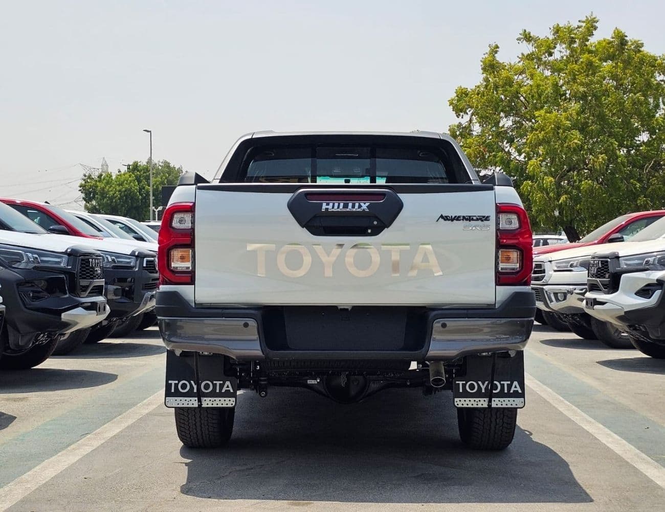 2026 Toyota Hilux ADVENTURE thumbnail 4