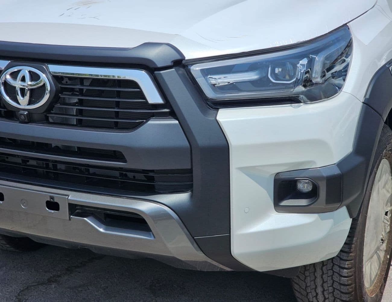 2026 Toyota Hilux ADVENTURE thumbnail 8