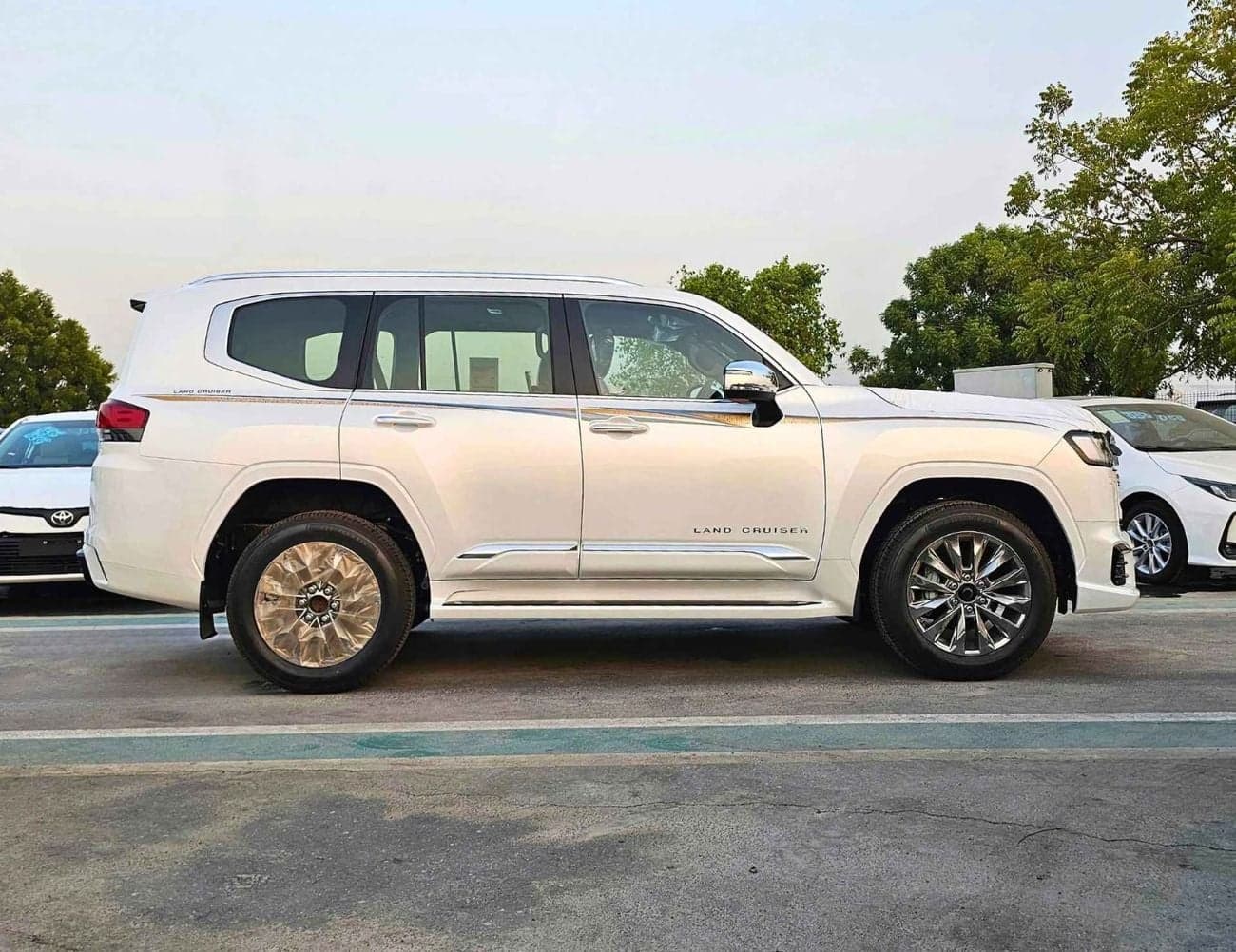 2026 Toyota Land Cruiser VXR thumbnail 3