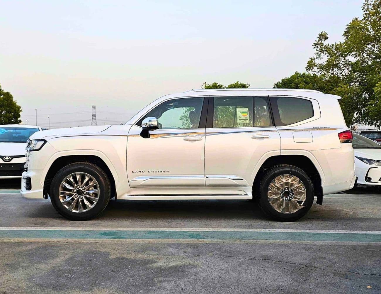 2026 Toyota Land Cruiser VXR thumbnail 4
