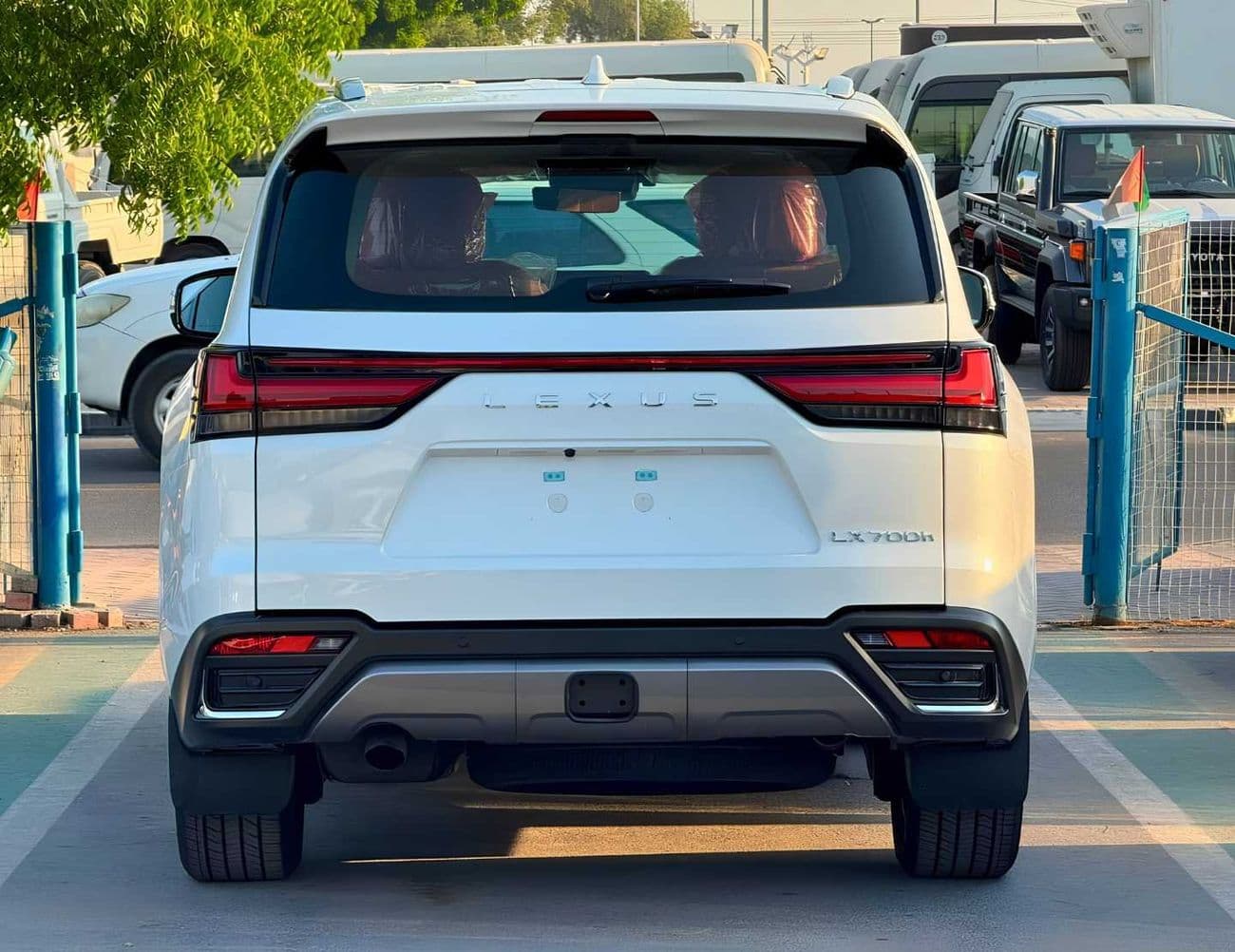 2026 Lexus LX700h VIP thumbnail 3