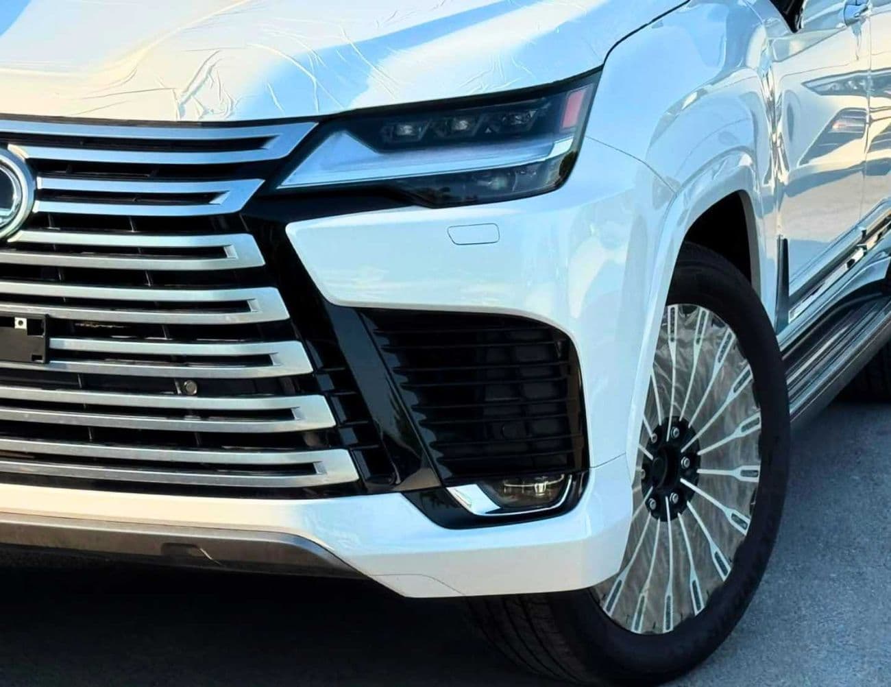 2026 Lexus LX700h VIP thumbnail 10