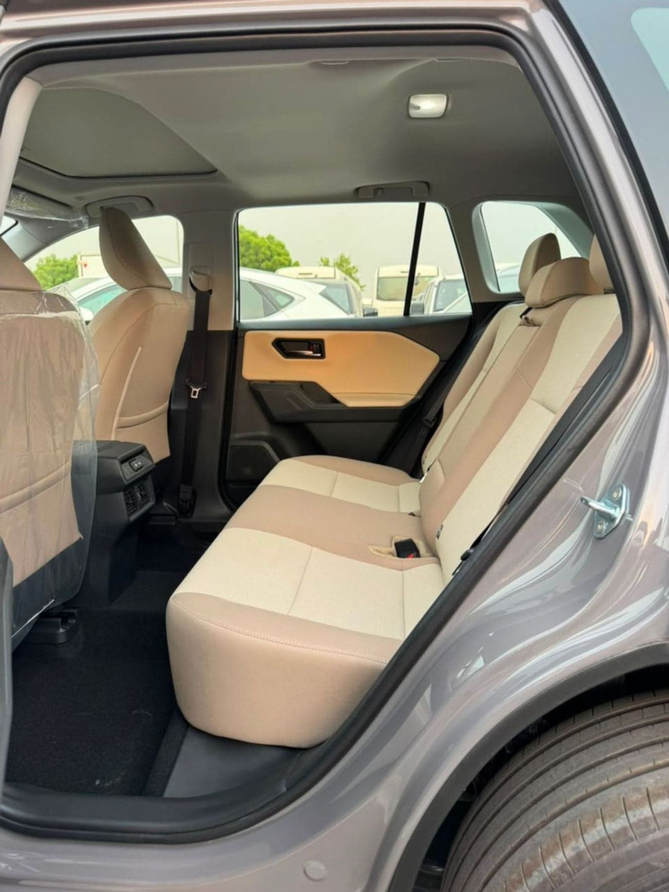 2026 Toyota RAV4 XLE thumbnail 10