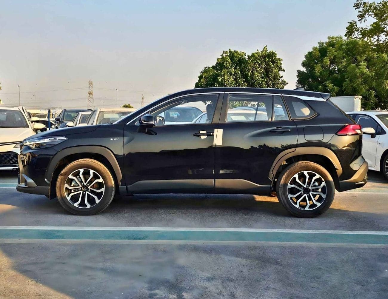 2026 Toyota Frontlander Luxury thumbnail 3