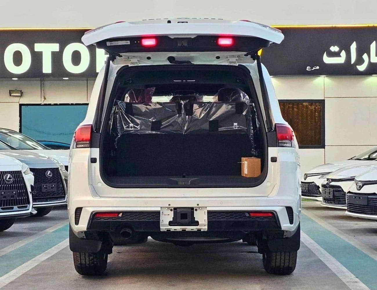 2026 Toyota Land Cruiser VXR thumbnail 6