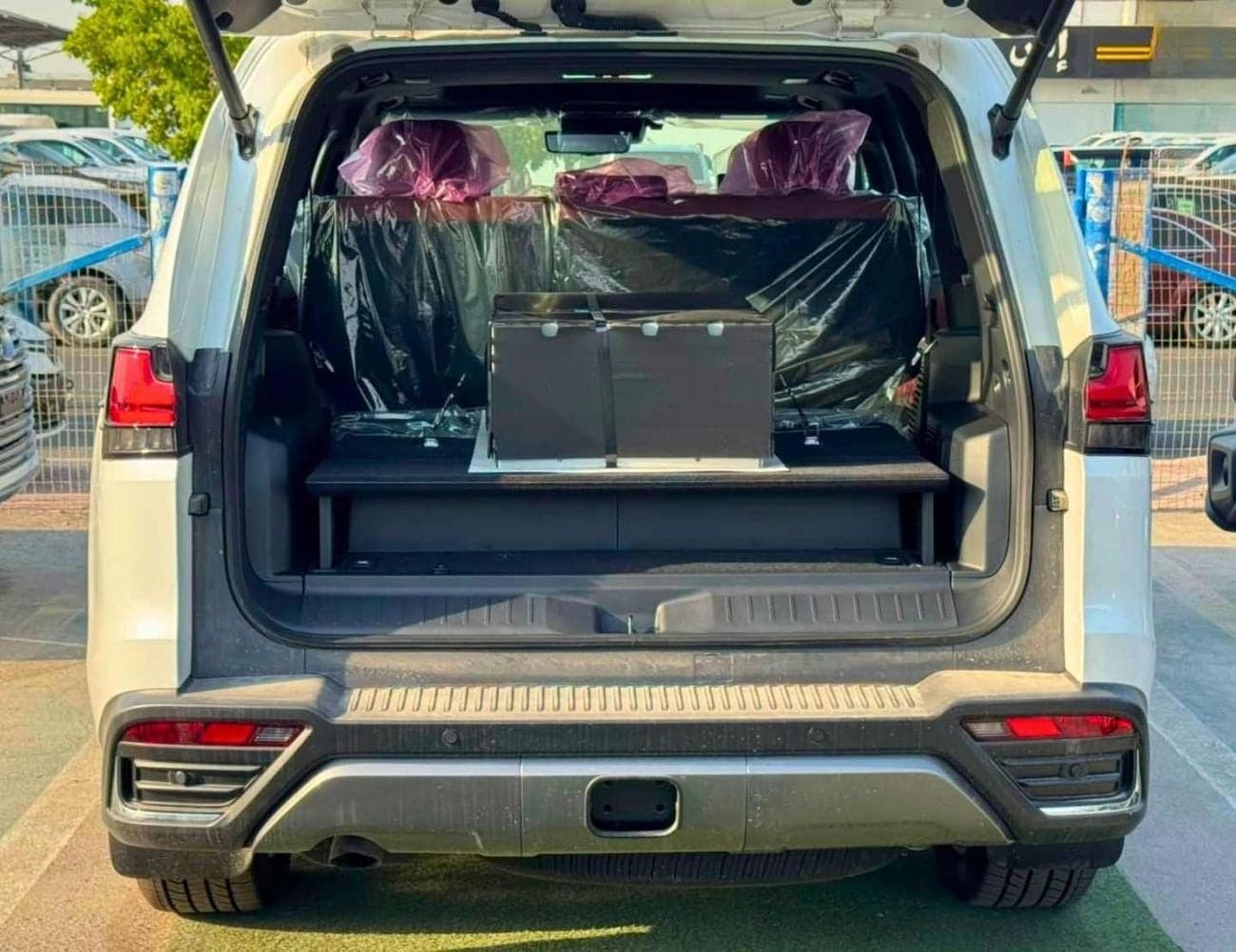 2026 Lexus LX700h SIGNATURE thumbnail 6