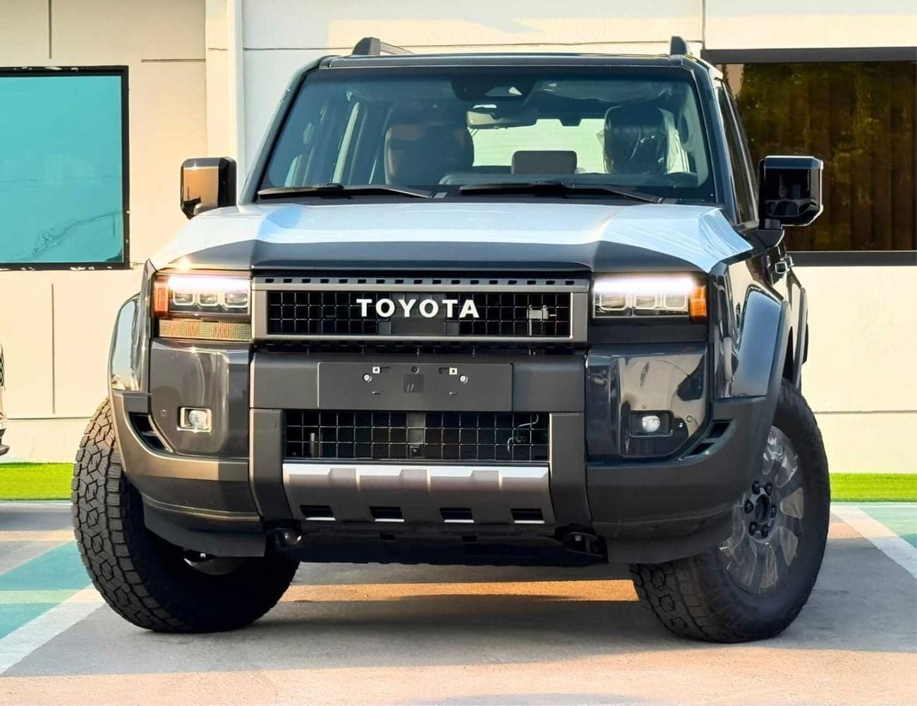 2026 Toyota Prado VXR thumbnail 2