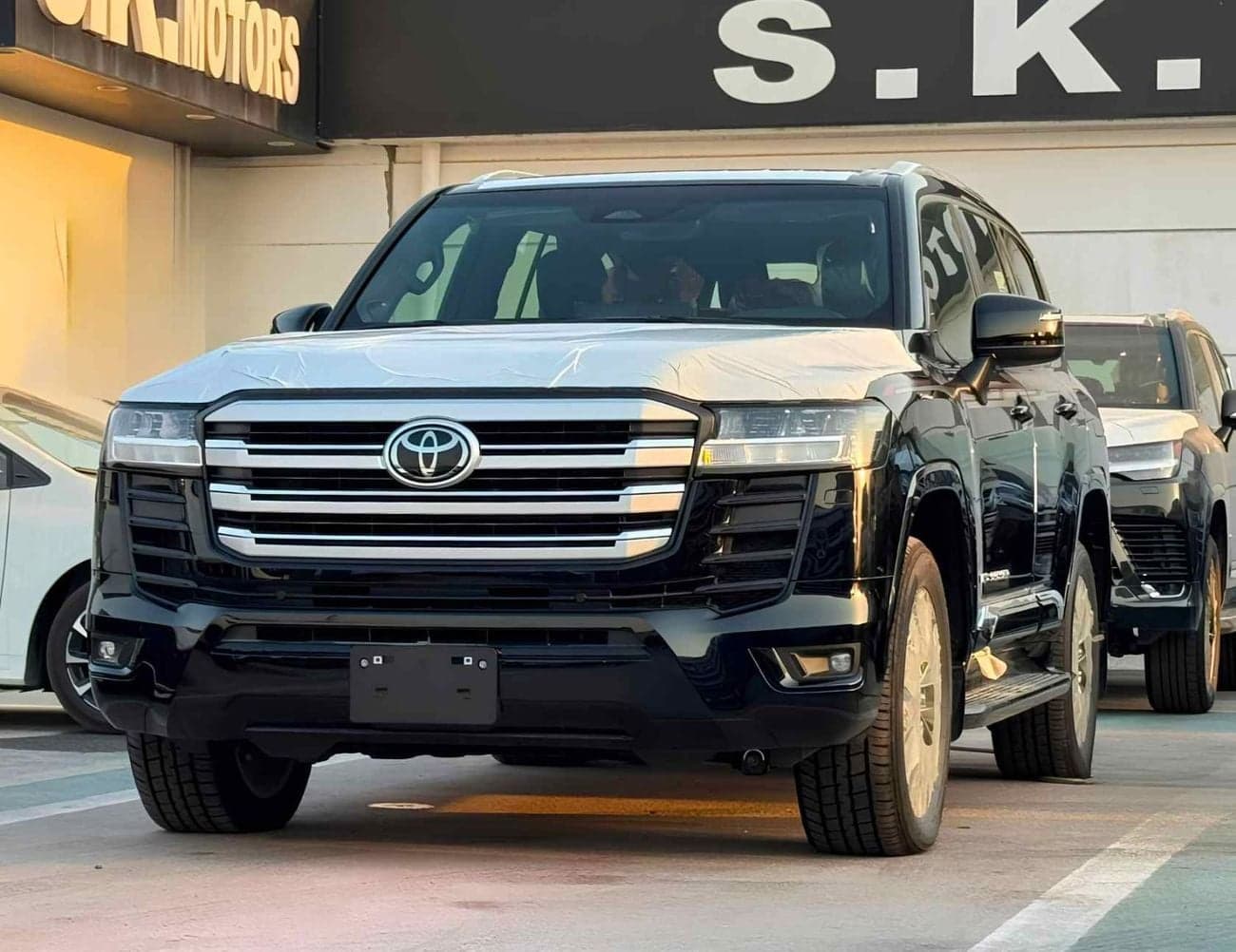 2026 Toyota Land Cruiser GXR thumbnail 2