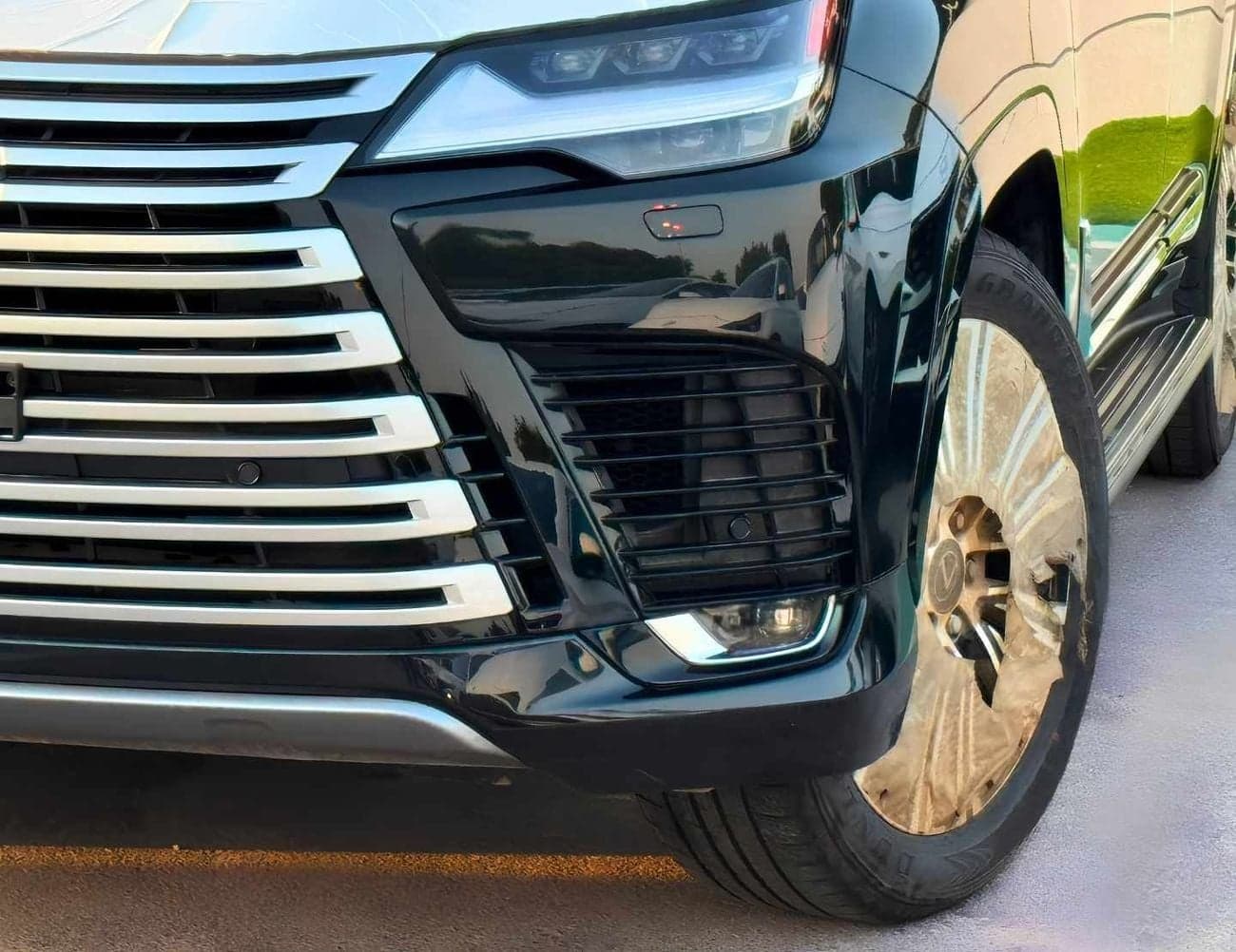 2026 Lexus LX600 SIGNATURE thumbnail 9