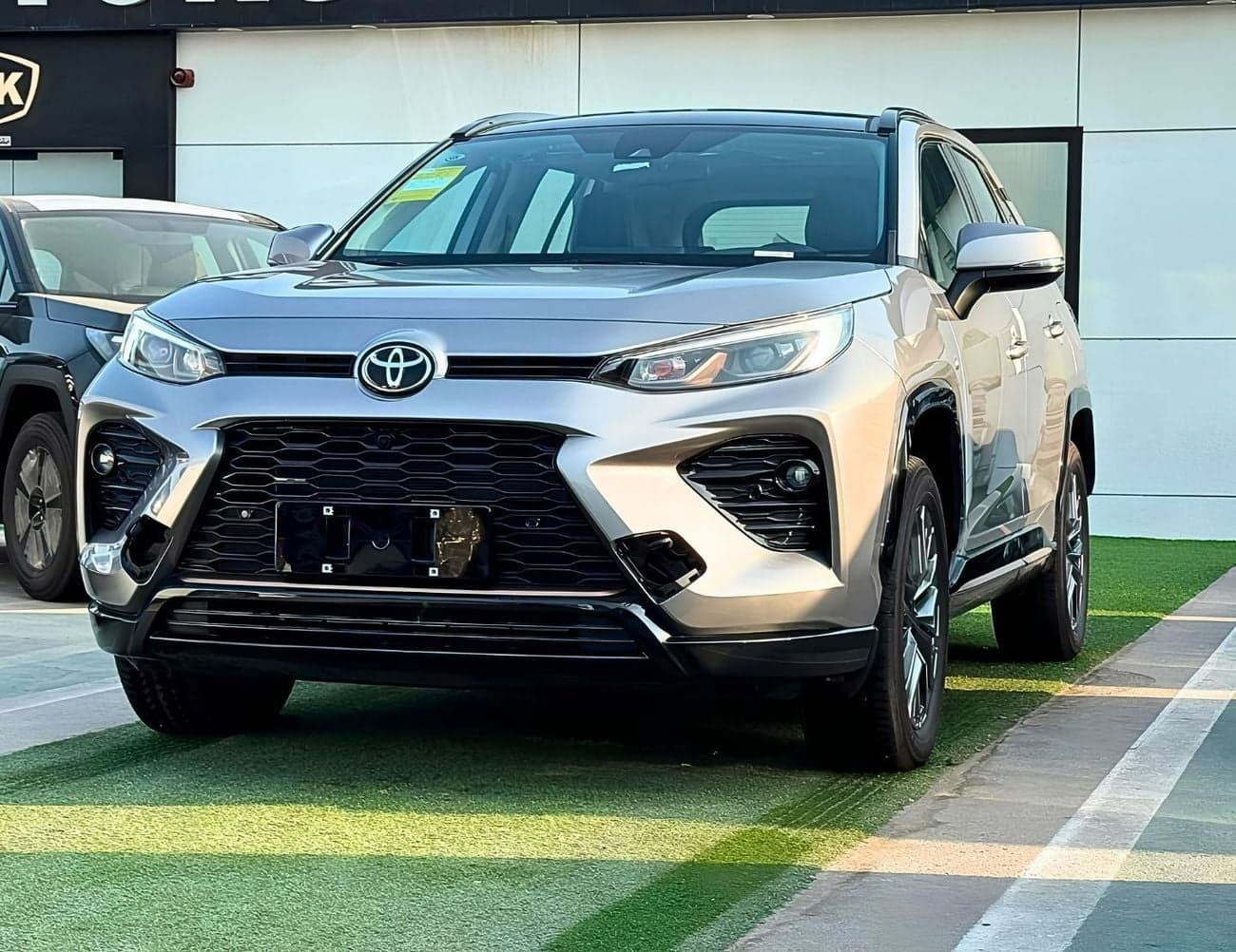 2025 Toyota Wildlander Luxury thumbnail 2