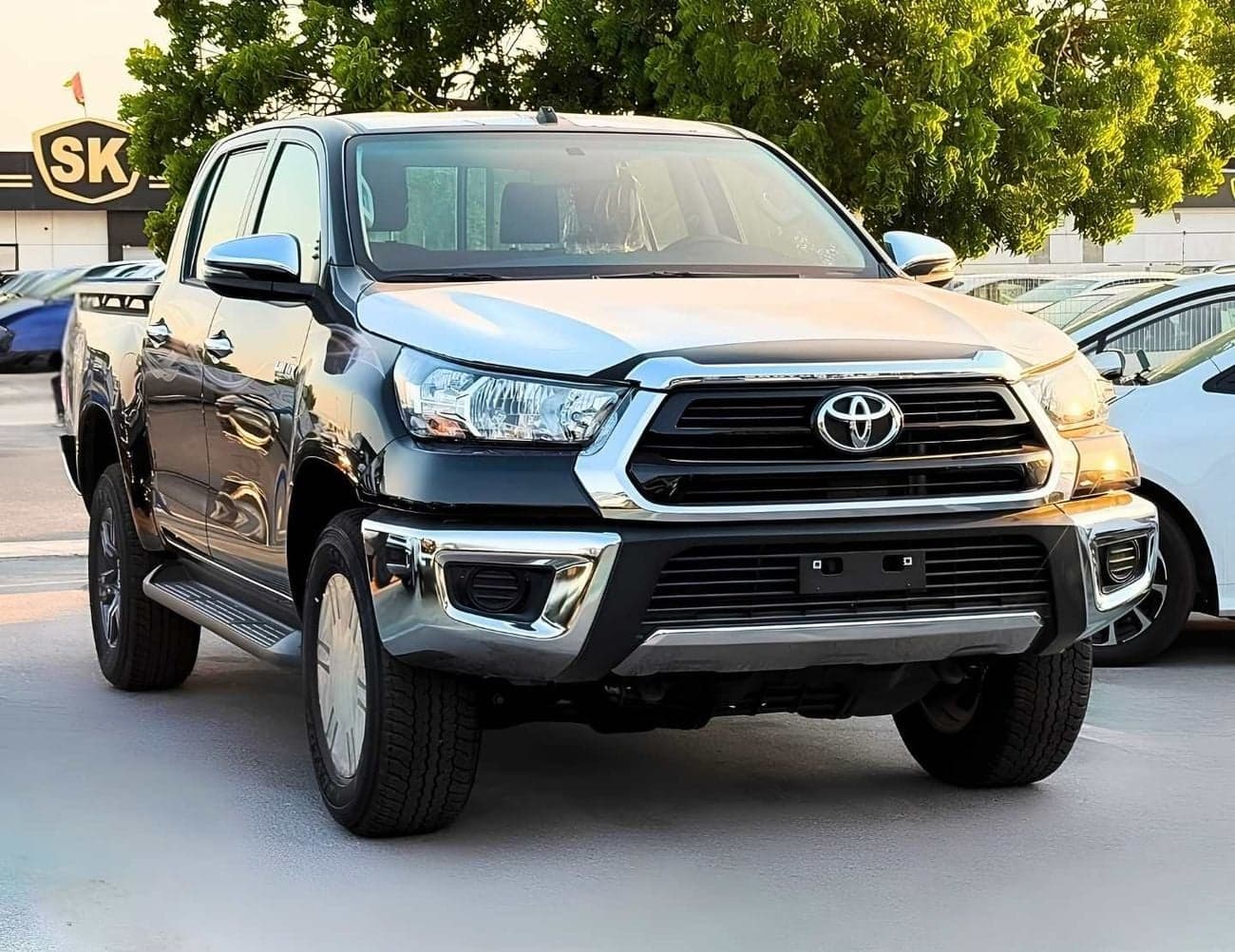 2026 Toyota Hilux GLX thumbnail 2