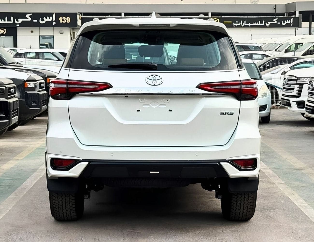 2026 Toyota Fortuner SR5 thumbnail 3