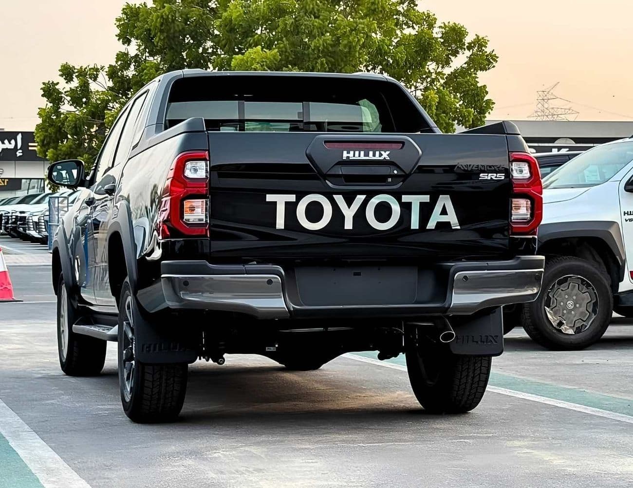 2026 Toyota Hilux ADVENTURE thumbnail 4