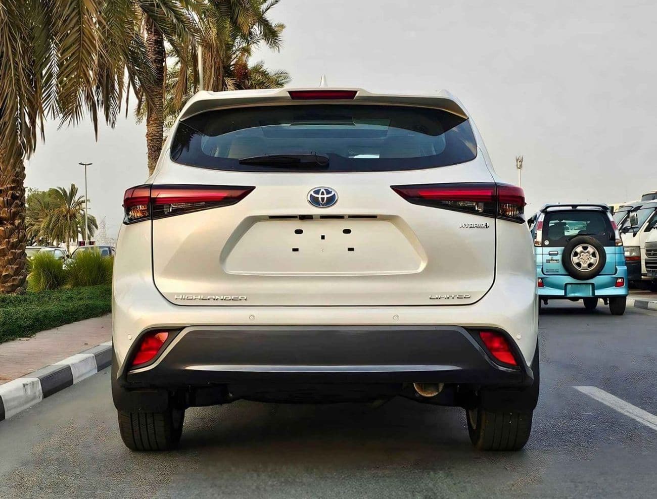 2026 Toyota Highlander LIMITED 2.5L HYBRID thumbnail 4