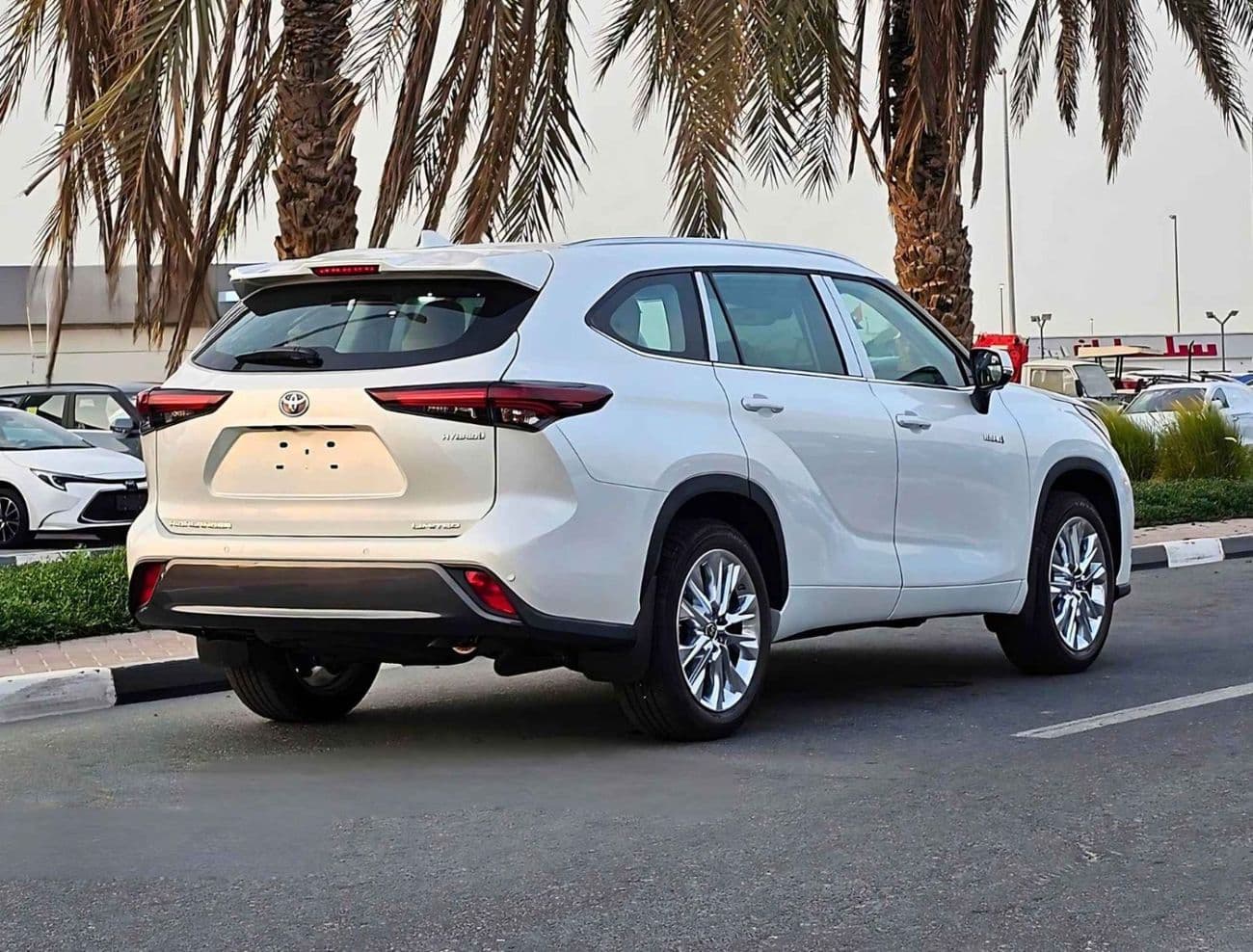 2026 Toyota Highlander LIMITED 2.5L HYBRID thumbnail 5