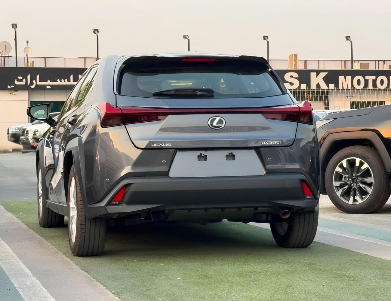 2025 Lexus UX300h PRIME 2.0L HYBRID thumbnail 3