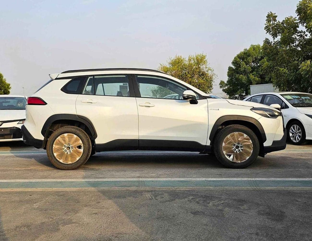 2024 Toyota Corolla Cross LTD HEV thumbnail 3