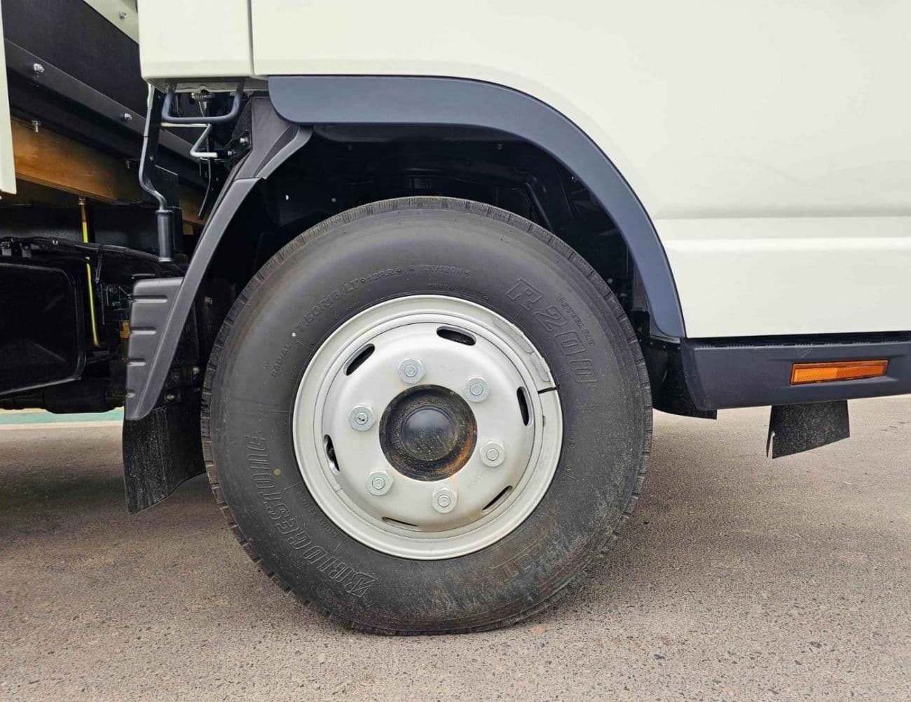 2026 Mitsubishi Fuso Canter CARGO 4.2L DIESEL thumbnail 9
