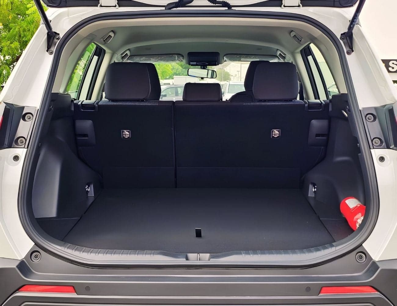 2026 Toyota RAV4 LE thumbnail 7