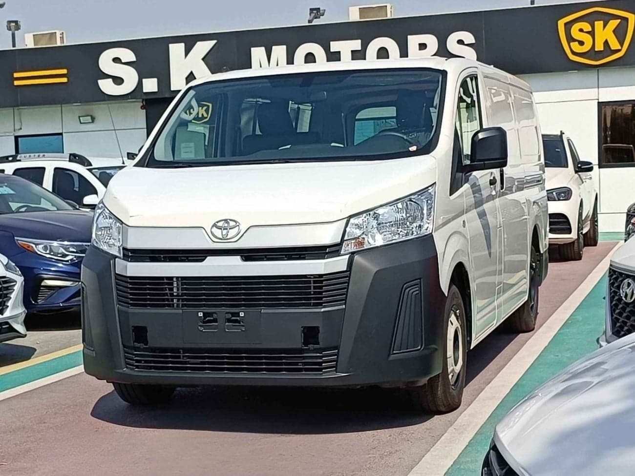 2026 Toyota Hiace CARGO LOW ROOF thumbnail 2