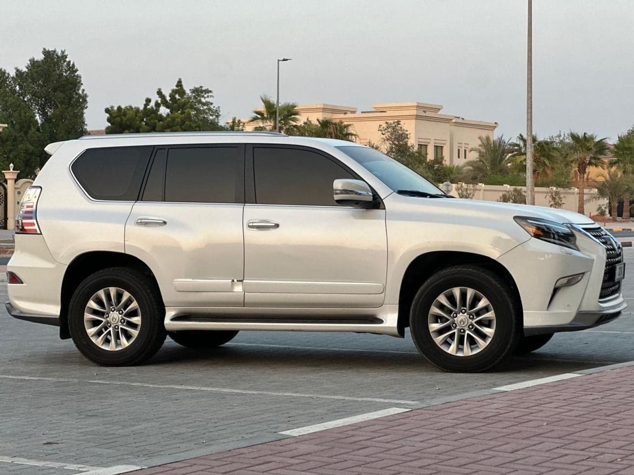 2014 Lexus GX460 GX460 thumbnail 6