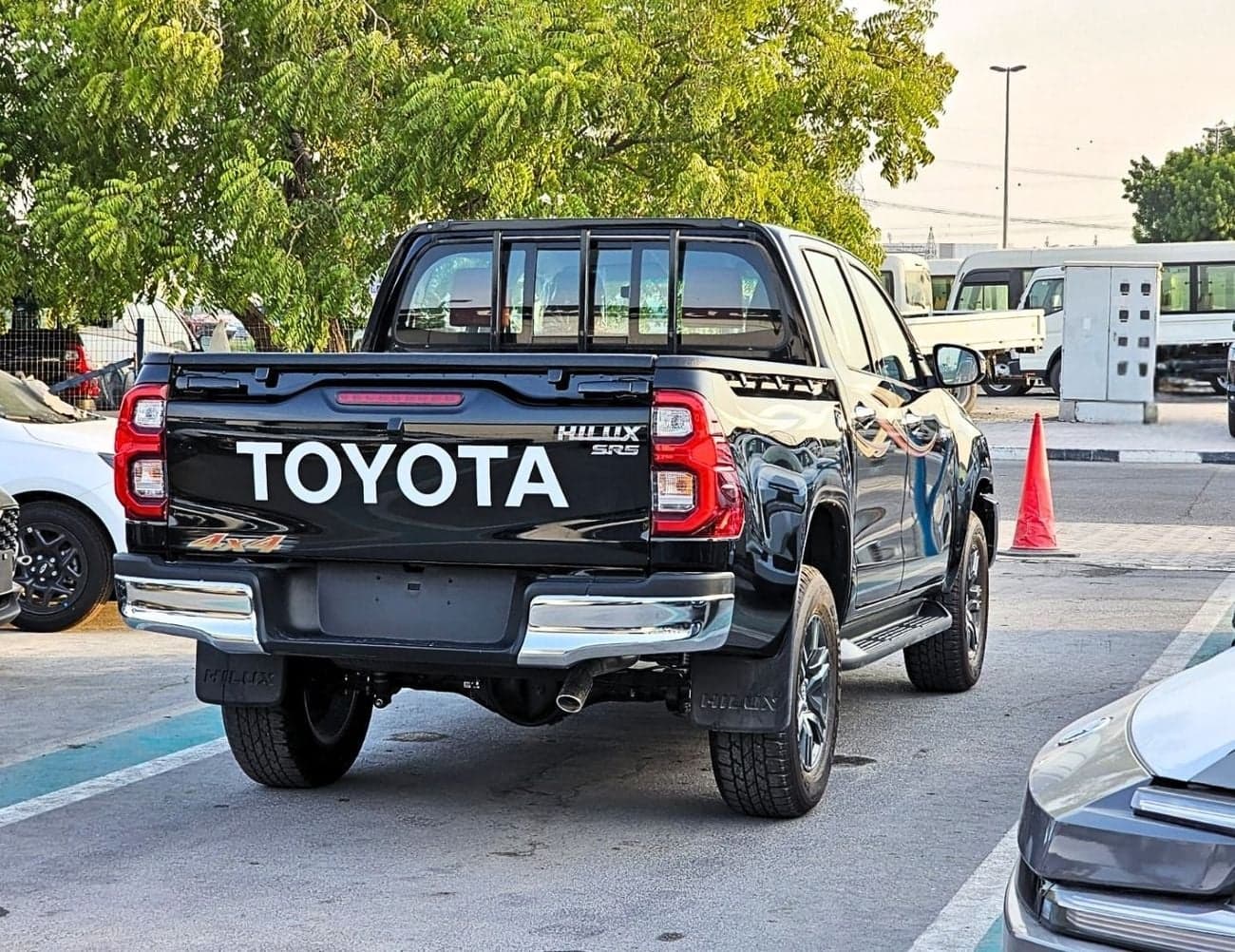 2026 Toyota Hilux SR5 WIDE BODY thumbnail 5
