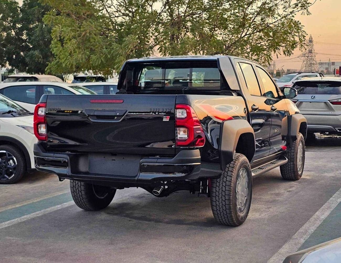 2026 Toyota Hilux thumbnail 5