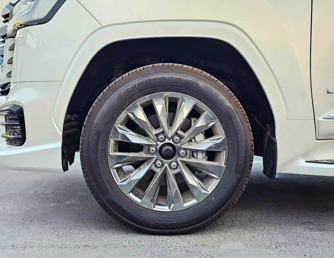 2026 Toyota Land Cruiser VXR thumbnail 10
