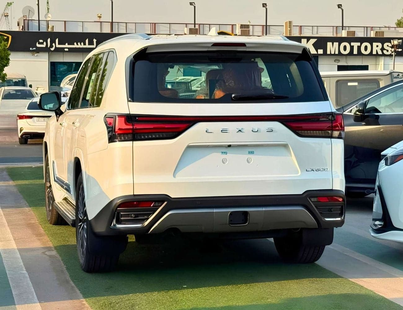 2026 Lexus LX600 VIP thumbnail 4