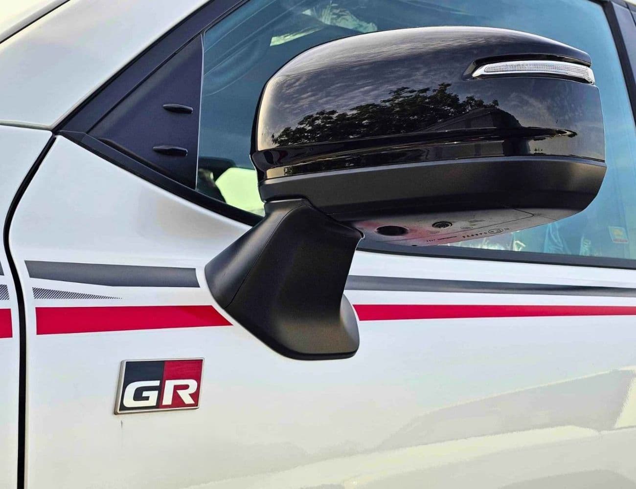 2025 Toyota Land Cruiser GR SPORT thumbnail 9