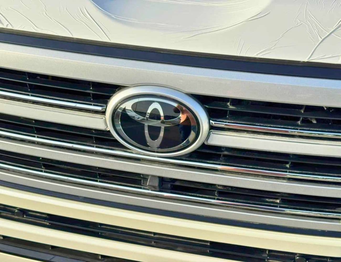2026 Toyota Land Cruiser GXR thumbnail 8
