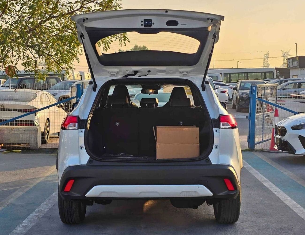 2025 Toyota Corolla Cross ELITE 2.0L HYBRID thumbnail 7